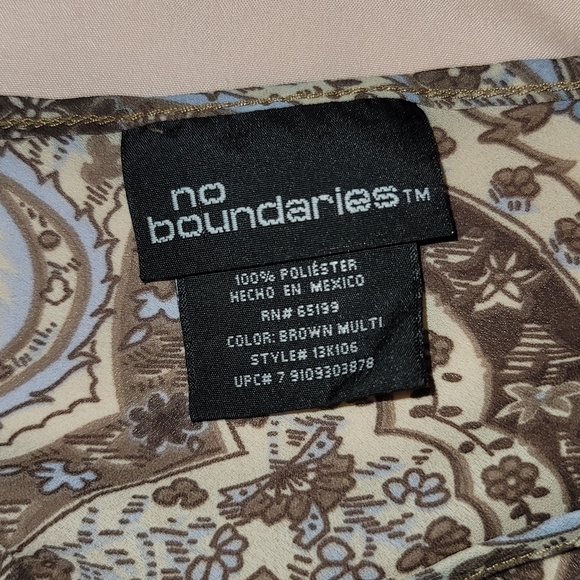 Flowy Asymmetrical Y2K Top No Boundaries Size Large - Picture 6 of 7